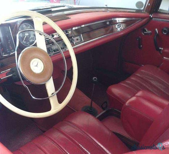 1966' Mercedes-Benz 250 SE photo #2