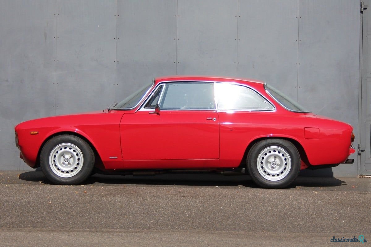 1966' Alfa Romeo GT photo #5