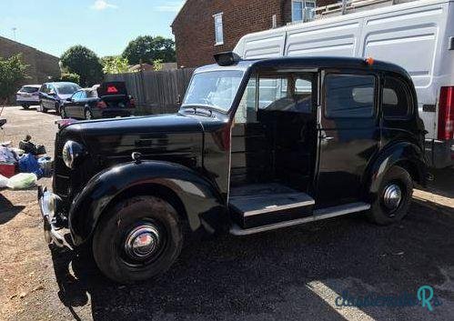 1958' Austin Fx3 Taxi photo #2