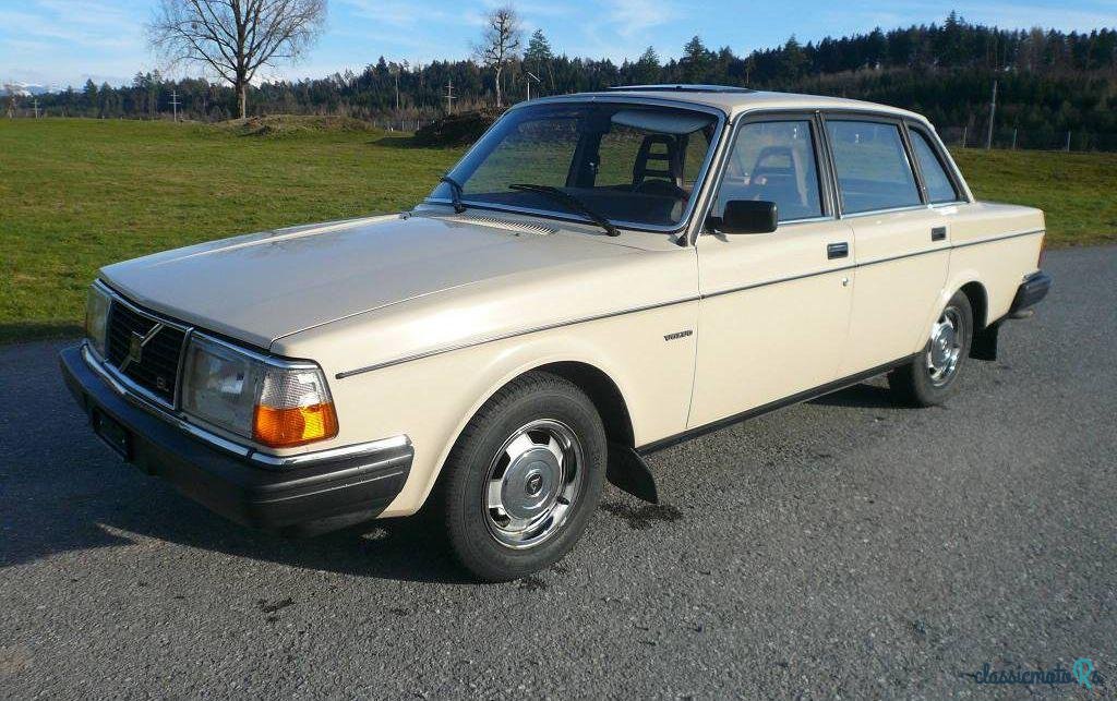 1982' Volvo 240 photo #1