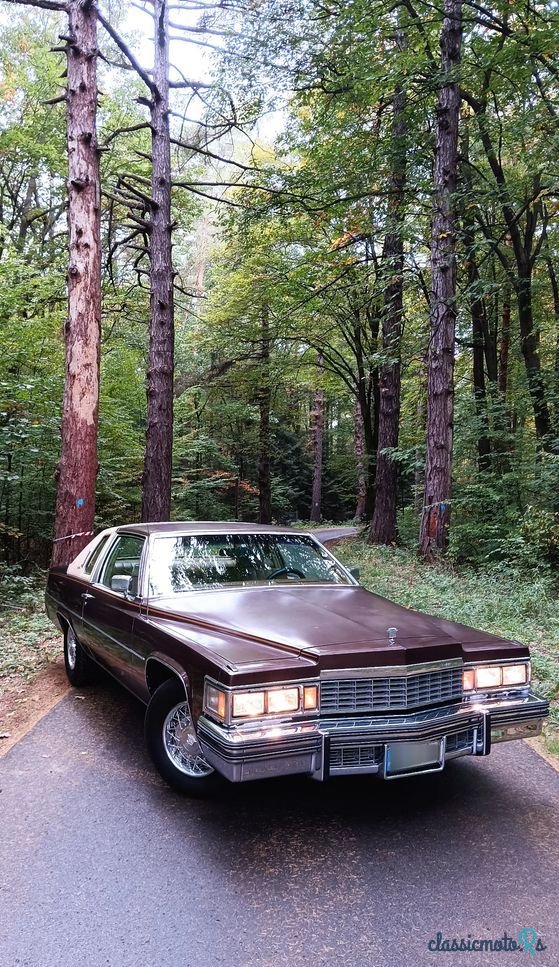 1977' Cadillac Deville photo #2