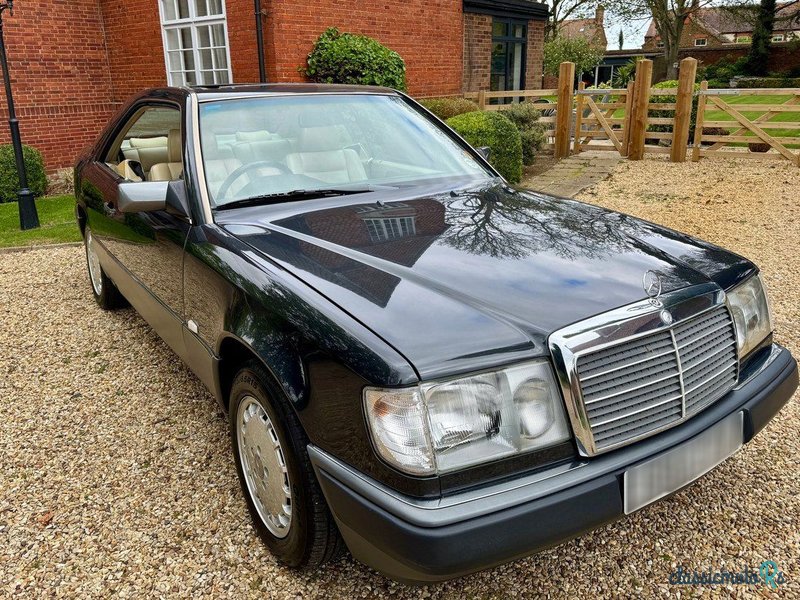 1989' Mercedes-Benz 230 photo #4