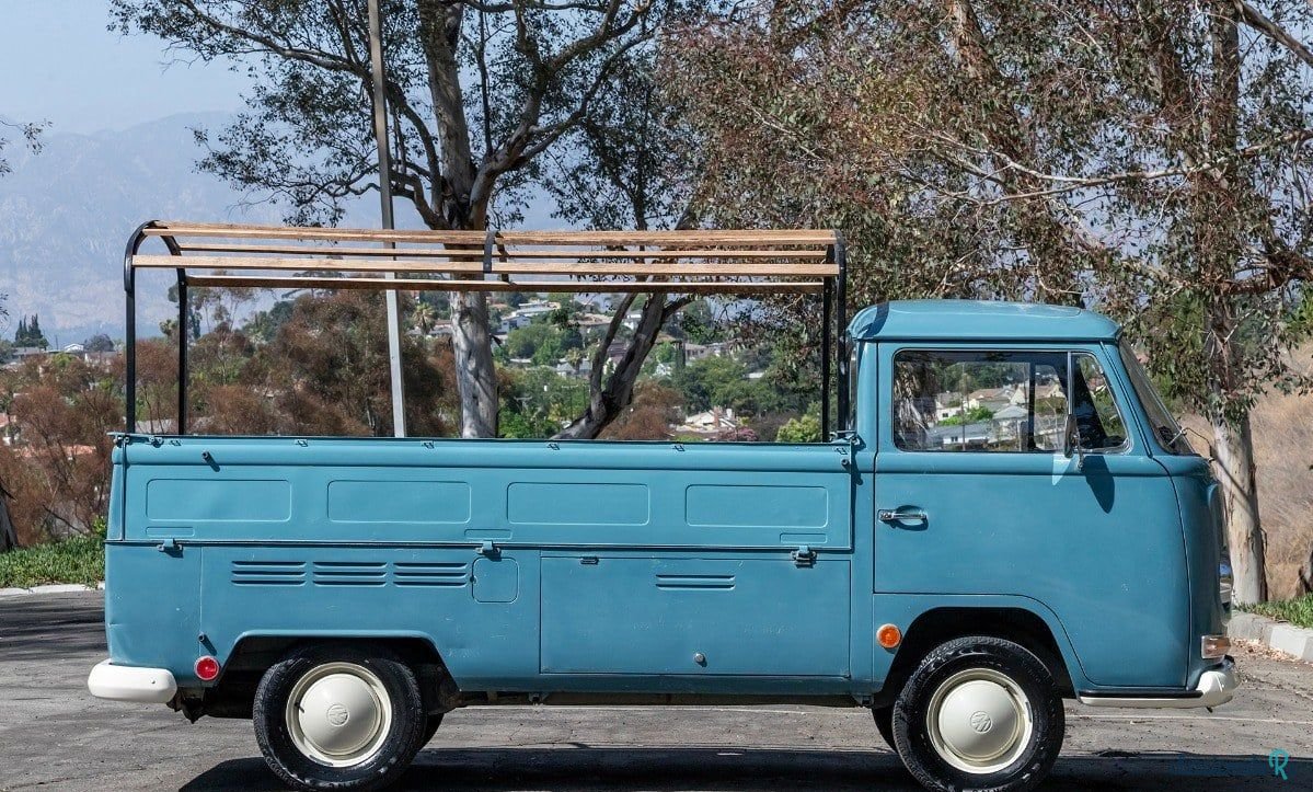 1968' Volkswagen Type 2 photo #4