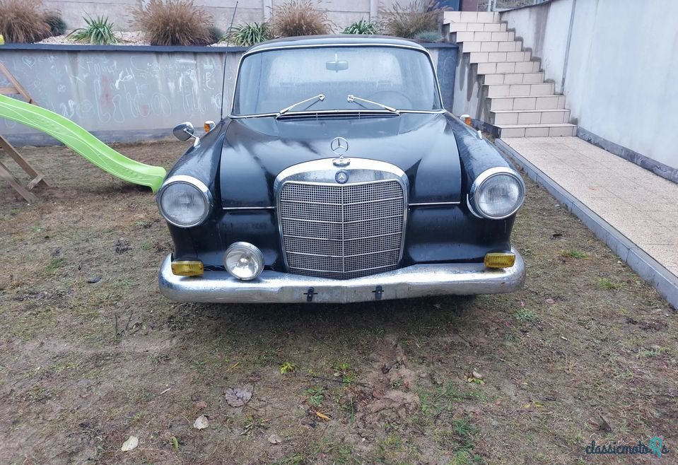 1962' Mercedes-Benz 190C W110 photo #3