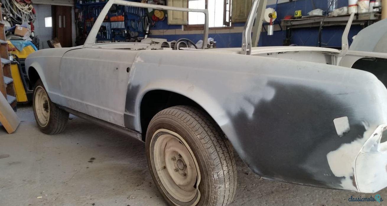 1966' Mercedes-Benz 230 photo #2