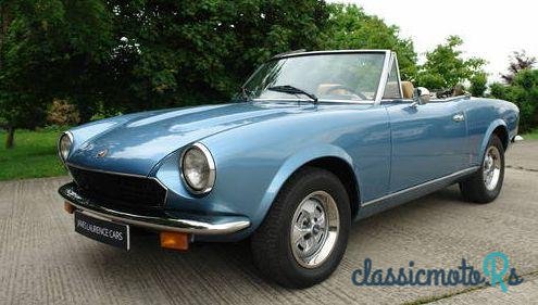 1979' Fiat 124 Spider photo #2