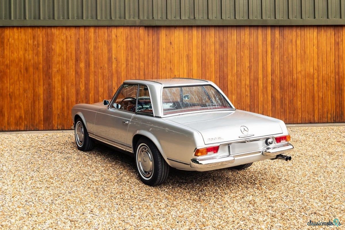 1967' Mercedes-Benz 250 photo #3