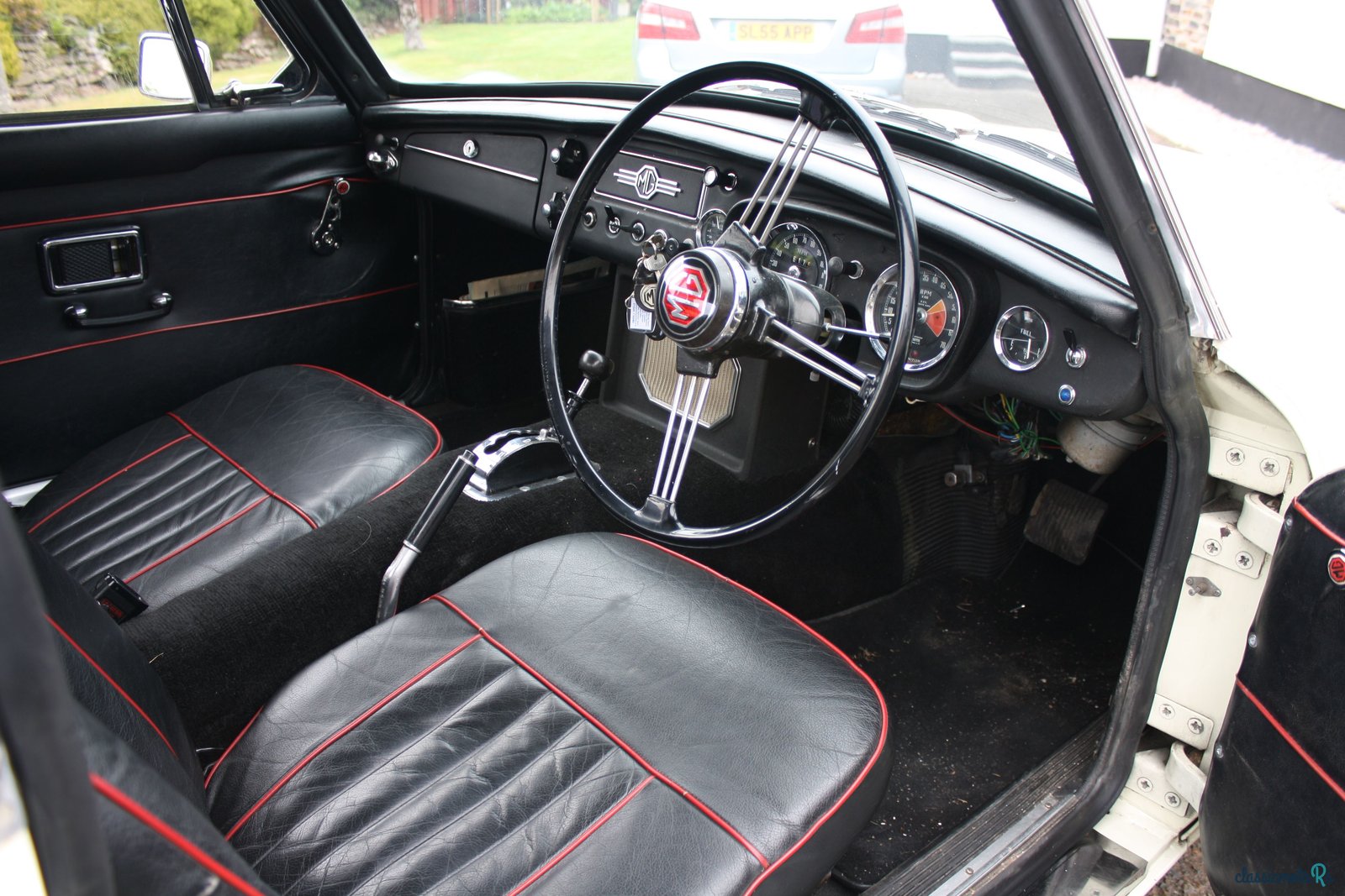 1969' MG MGC photo #2