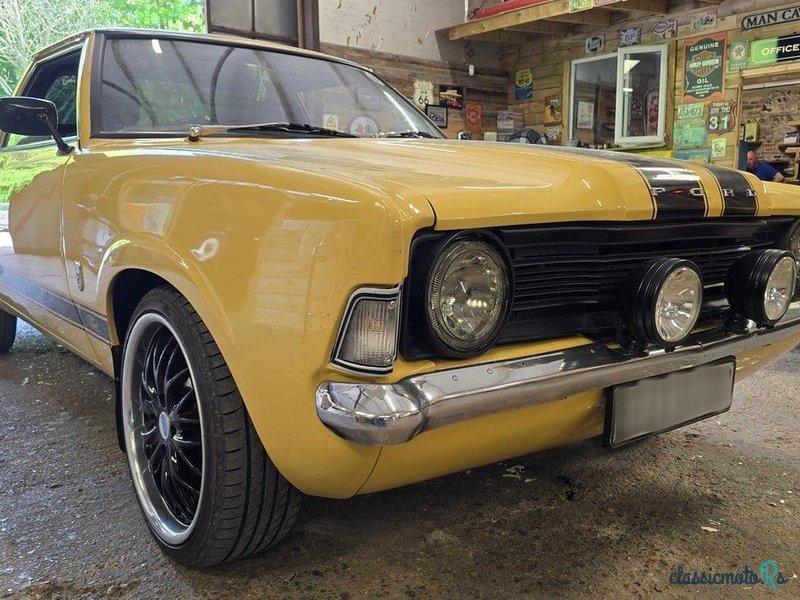 1974' Ford Cortina photo #2