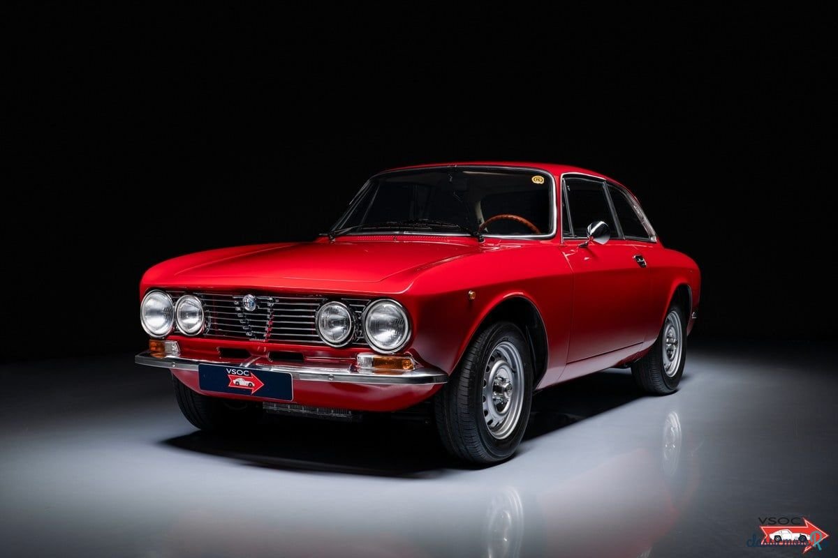 1971' Alfa Romeo Gt Junior photo #1