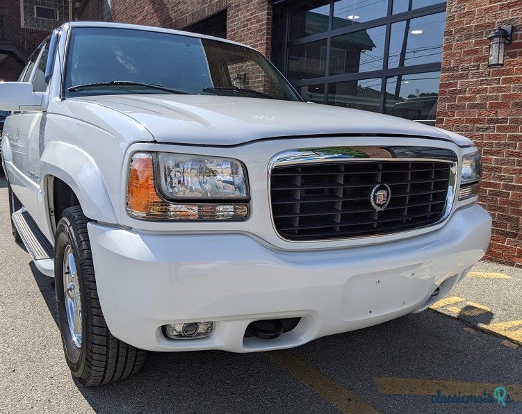 1995' Cadillac Escalade photo #3