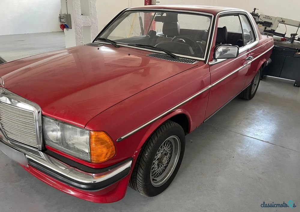 1977' Mercedes-Benz W123 photo #4