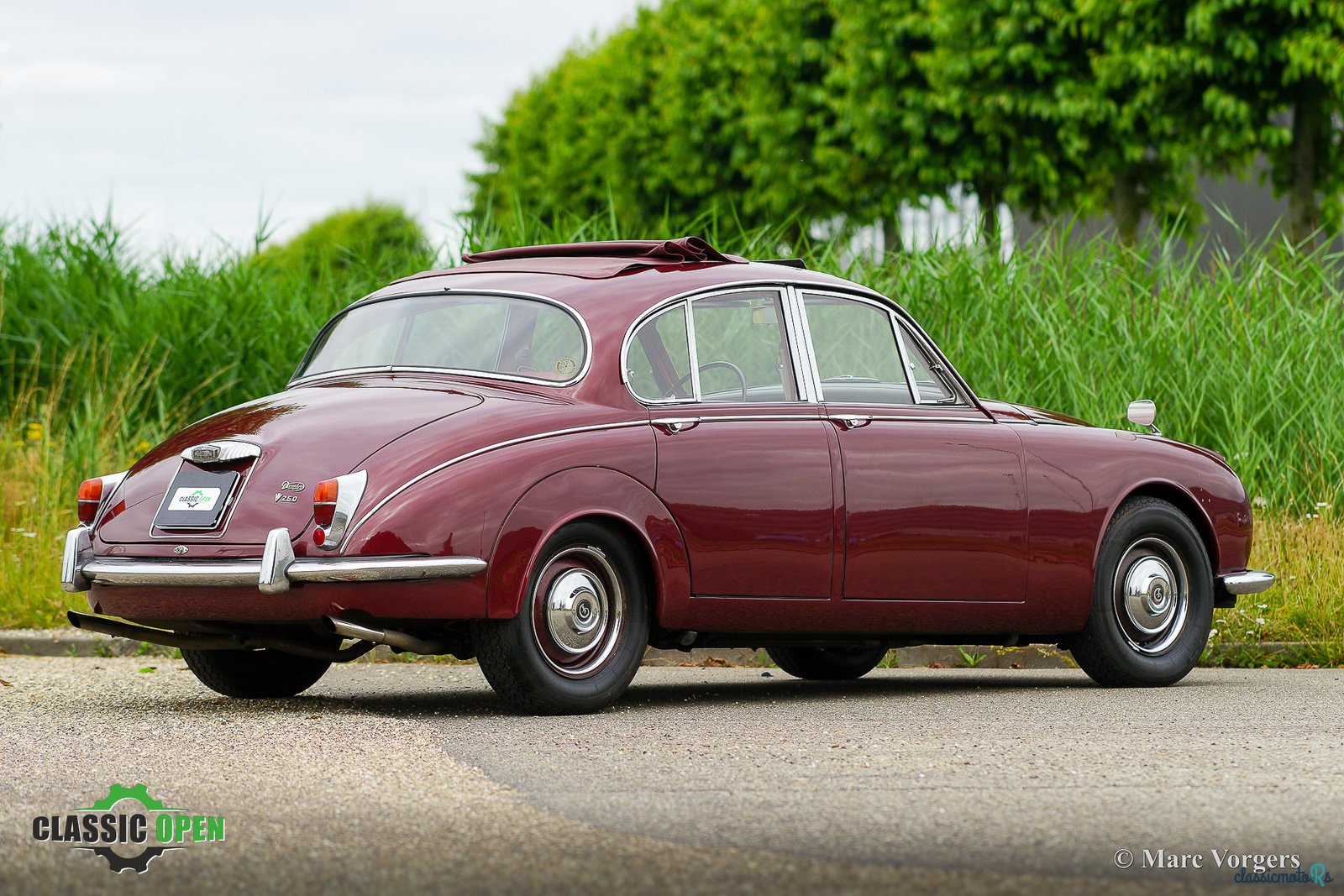 1967' Daimler Sovereign 250 photo #7