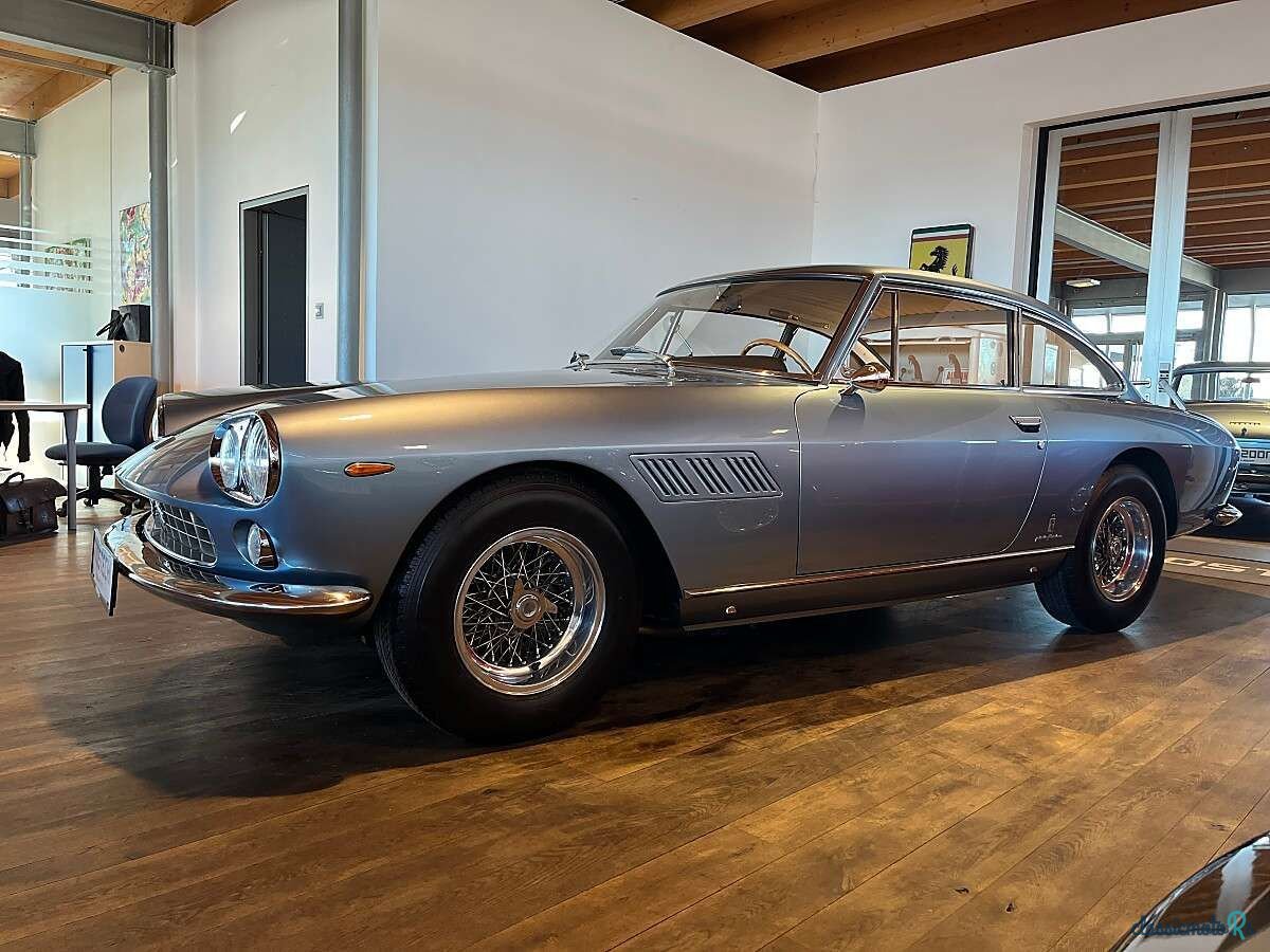 1965' Ferrari 330 GT photo #3
