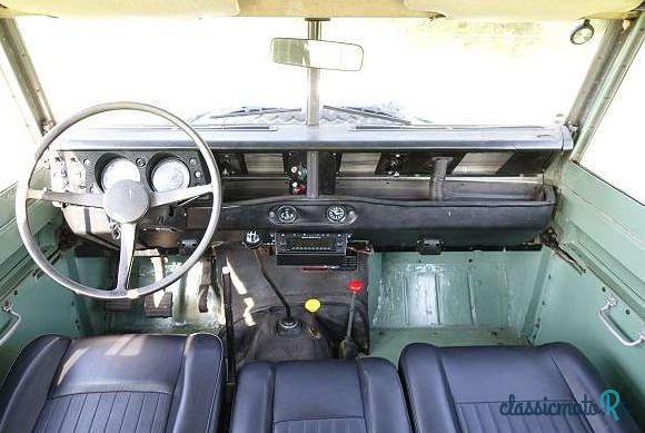 1975' Land Rover Series III 109 photo #5