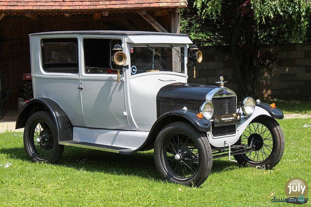 1927' Ford T Tudor photo #1