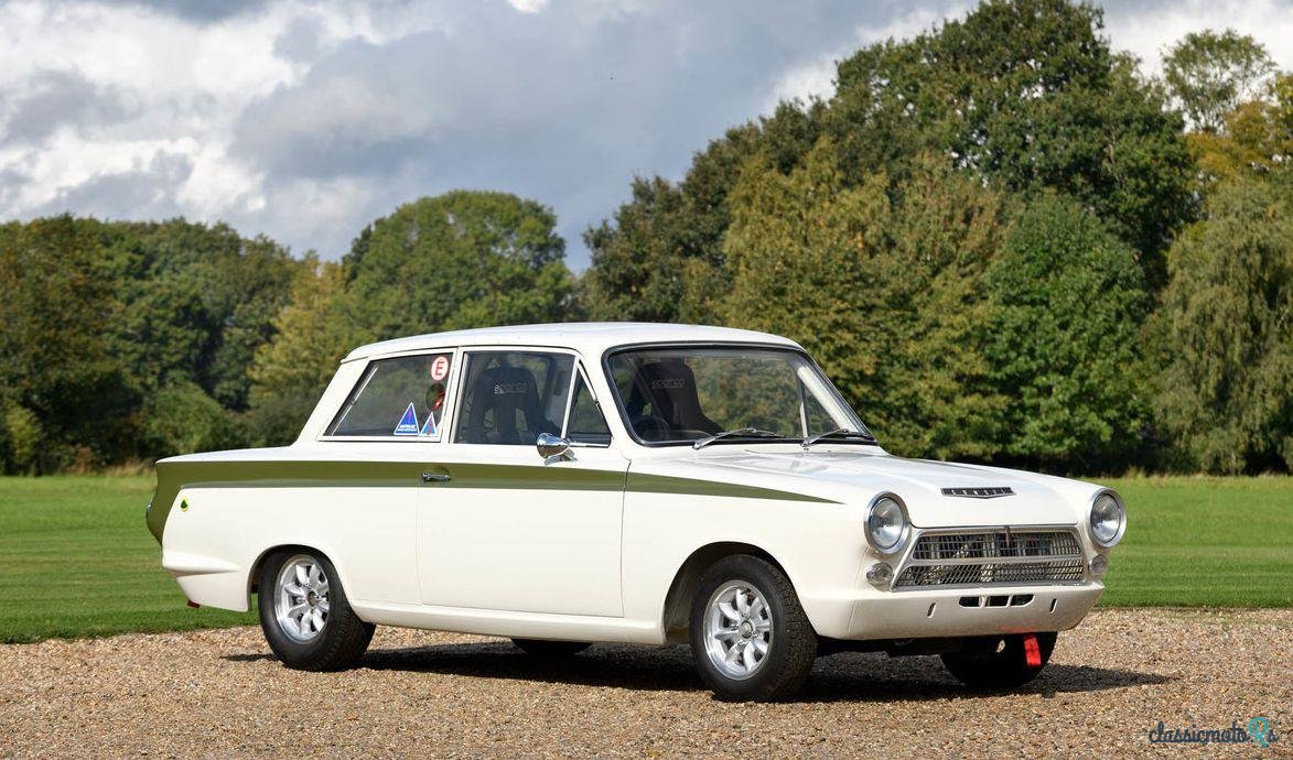 1965' Ford Cortina photo #1