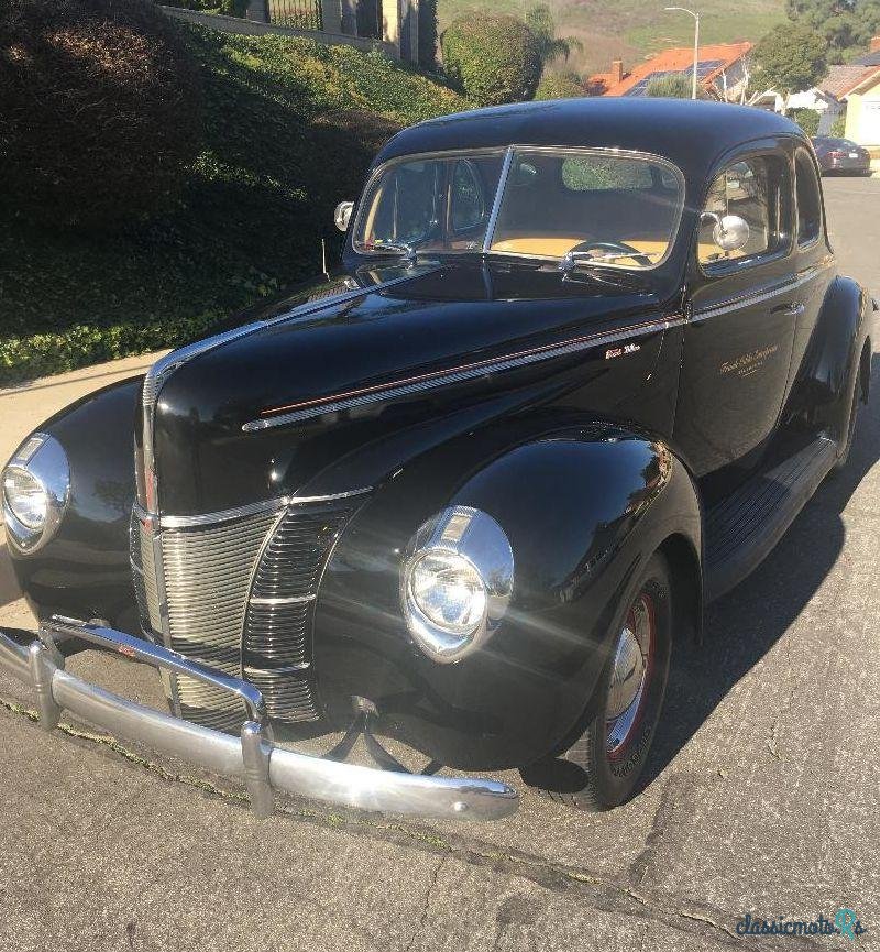 1940' Ford Deluxe photo #3