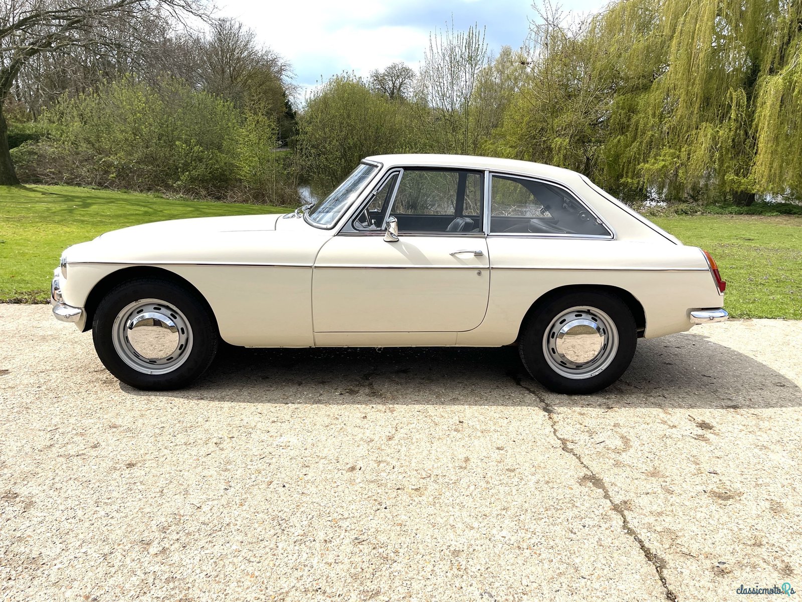 1968' MG MGC photo #2