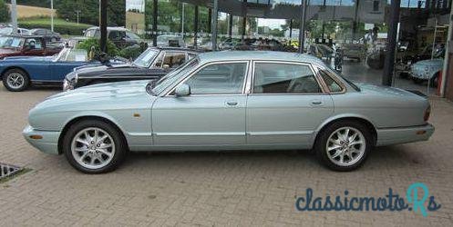 2000' Jaguar XJ8 Executive photo #5