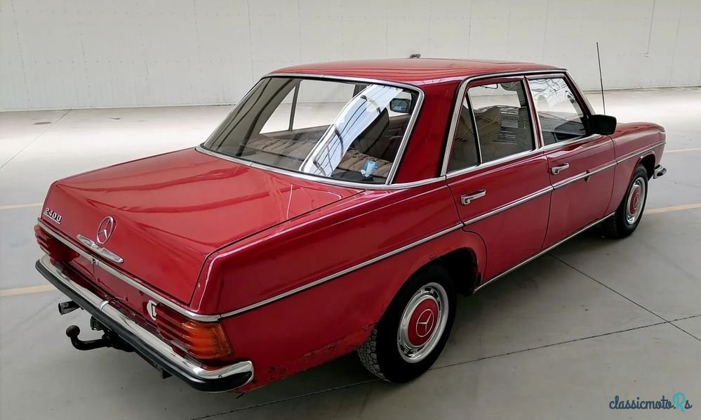 1976' Mercedes-Benz W115 photo #2