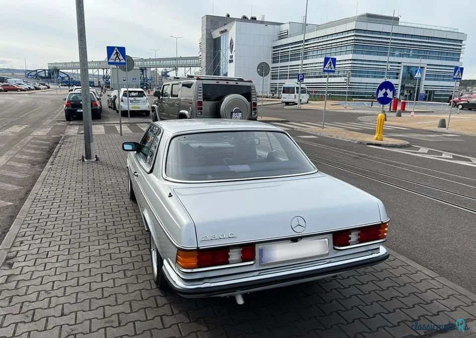 1977' Mercedes-Benz W123 photo #4