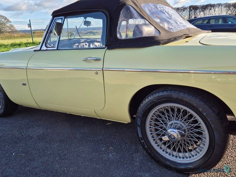 1974' MG MGB photo #5