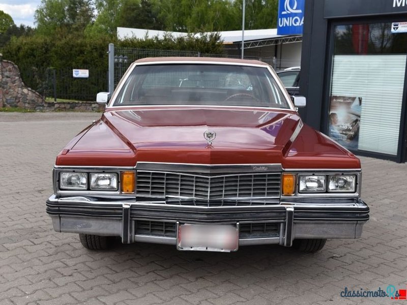 1977' Cadillac Fleetwood photo #3