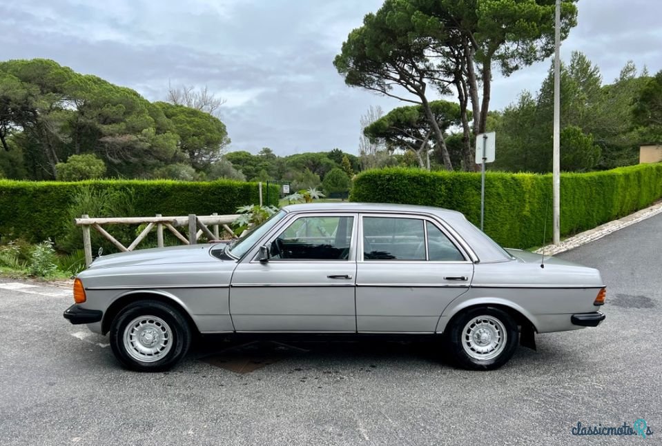 1979' Mercedes-Benz 300 photo #2