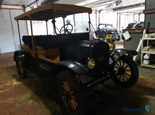 1919' Ford Model T photo #1