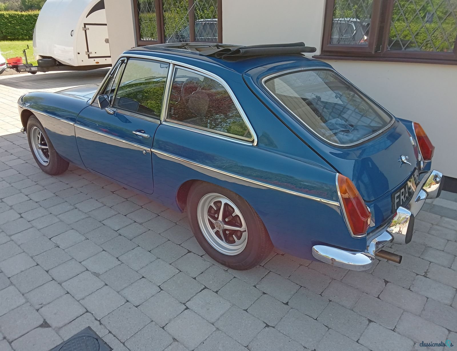 1972' MG B Gt photo #2