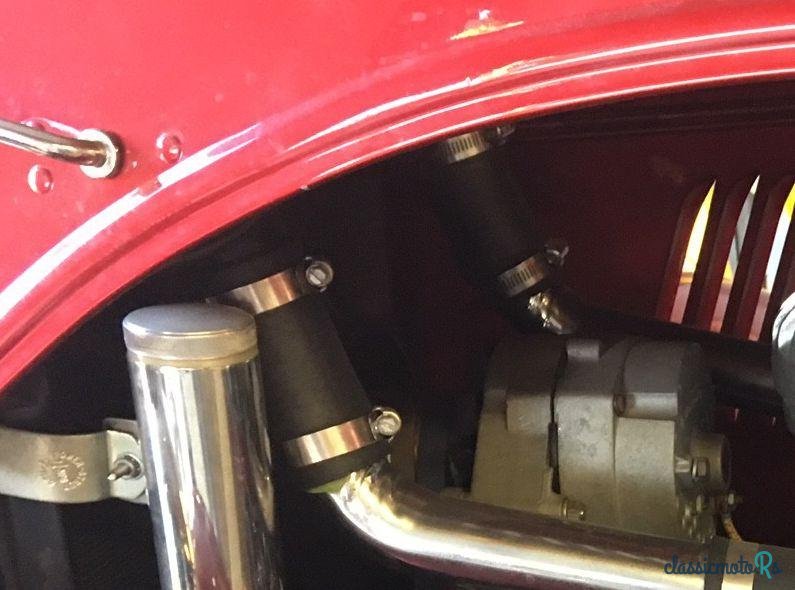 1934' Ford Deluxe Tudor photo #4