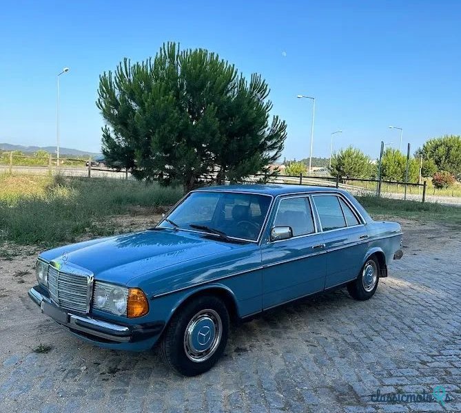 1980' Mercedes-Benz 300 D photo #2