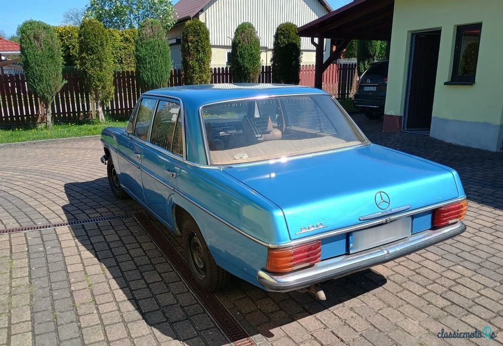 1971' Mercedes-Benz W115 200E photo #3