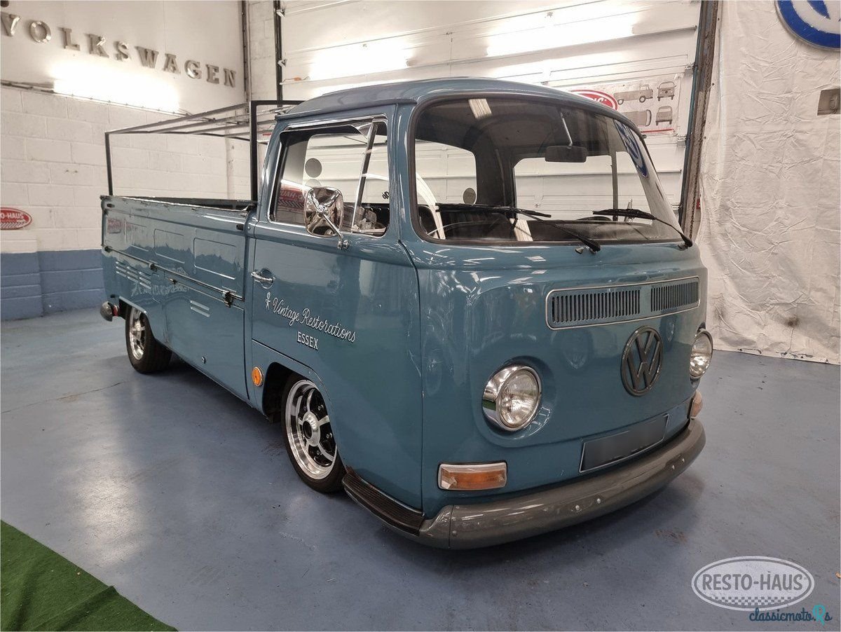 1968' Volkswagen Type 2 photo #1