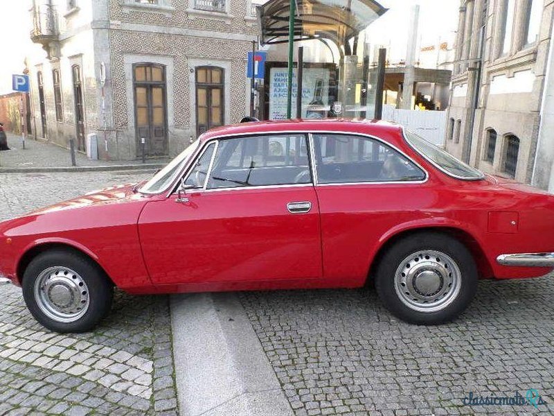 1971' Alfa Romeo Gt Junior 1300 photo #1