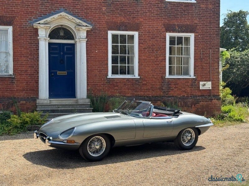 1967' Jaguar E-Type photo #1