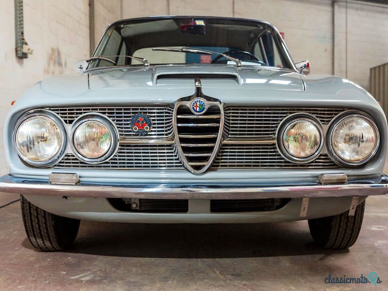 1963' Alfa Romeo 2600 photo #1