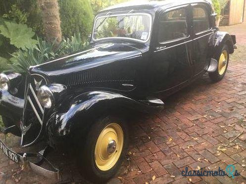 1948' Citroen Traction Avant photo #3