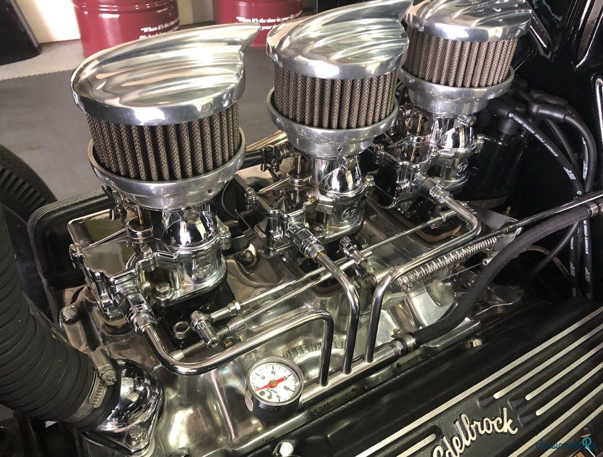 1932' Ford Roadster Model B photo #4