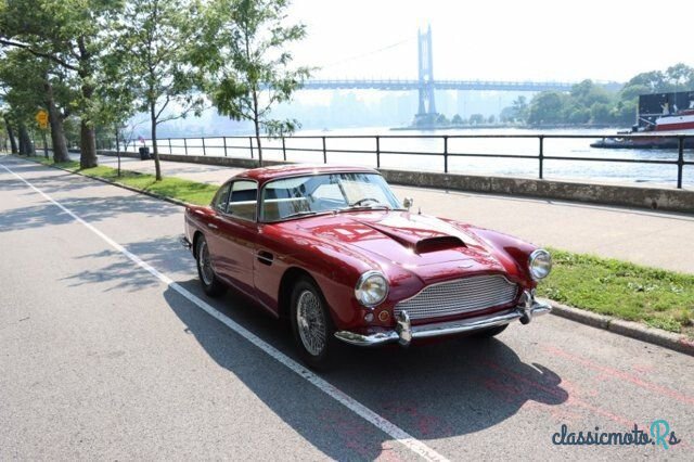 1959' Aston Martin DB4 photo #2