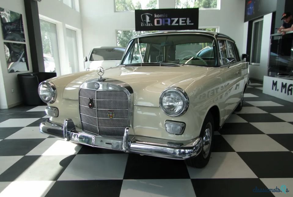 1966' Mercedes-Benz W110 photo #1