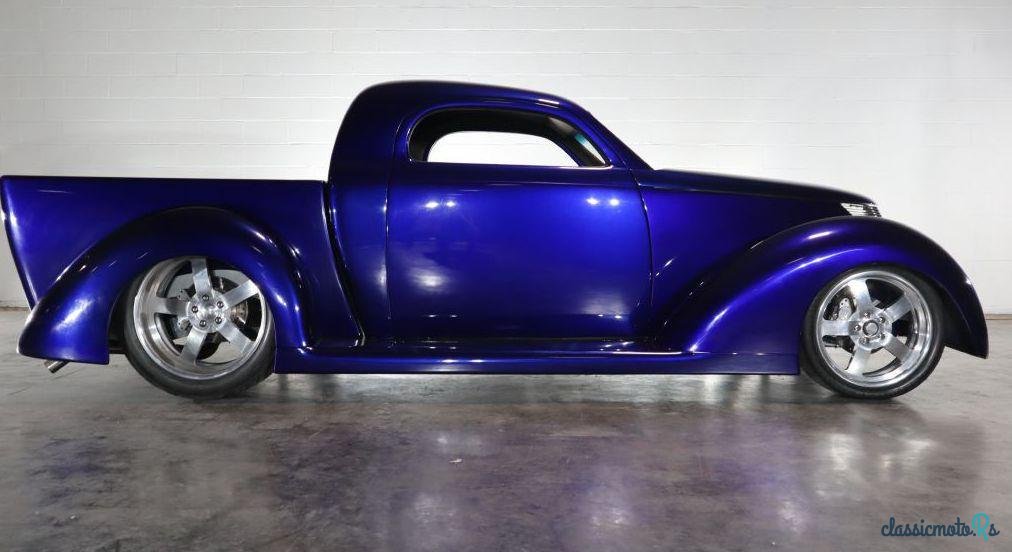 1937' Ford Custom photo #2