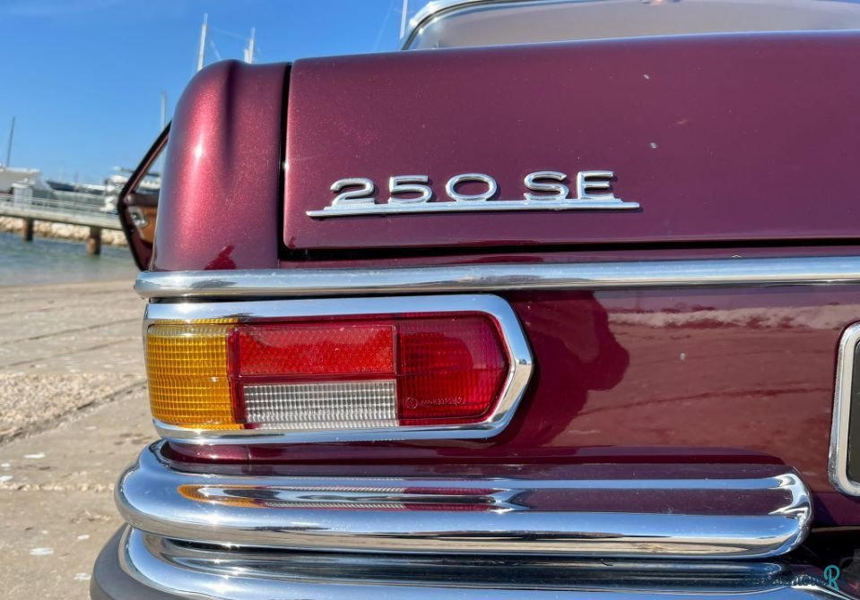 1967' Mercedes-Benz 250 photo #3