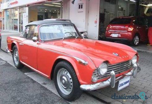 1964' Triumph Tr-4 photo #3