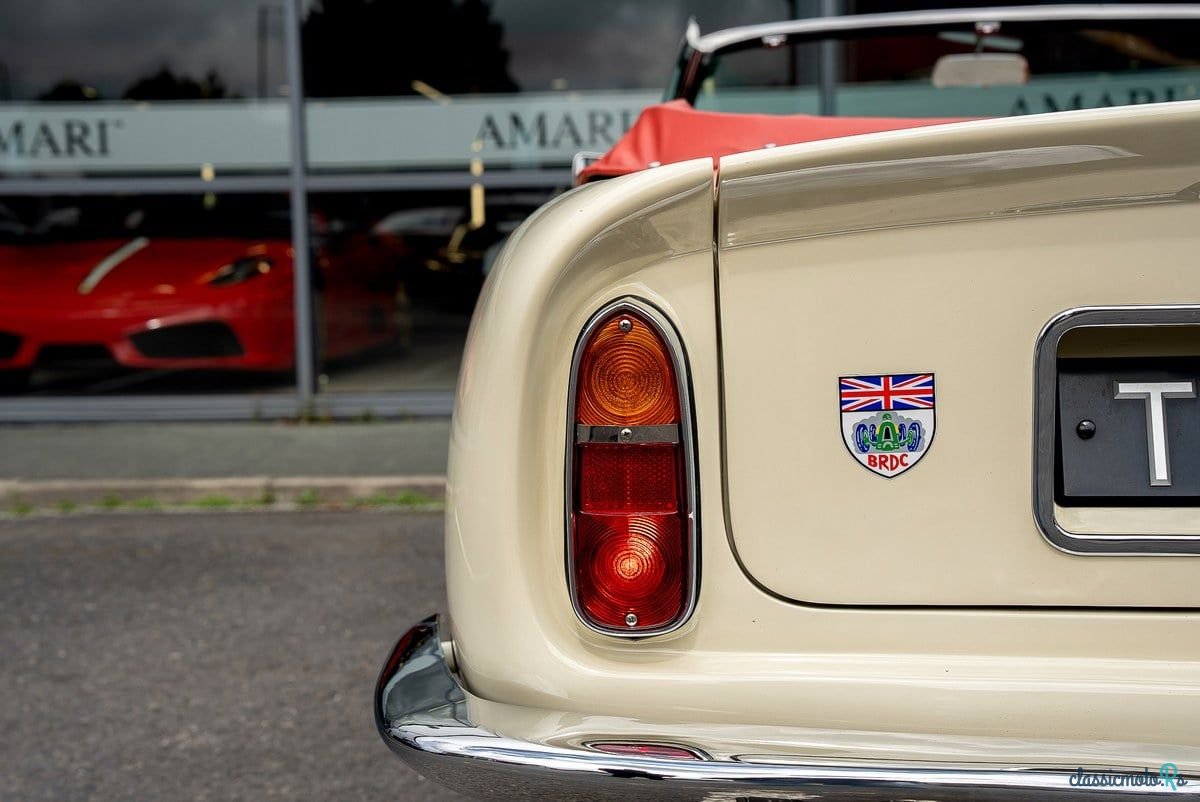 1970' Aston Martin DB6 photo #2