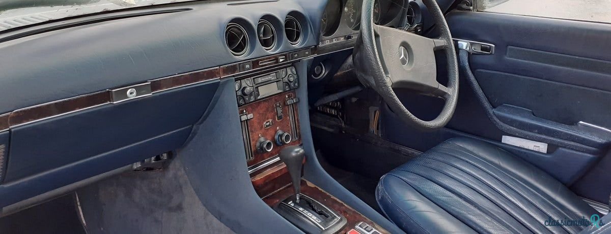 1980' Mercedes-Benz 240 photo #2