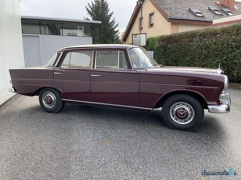 1967' Mercedes-Benz MB 200 D photo #3