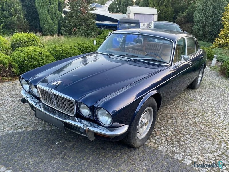 1977' Jaguar XJ photo #2