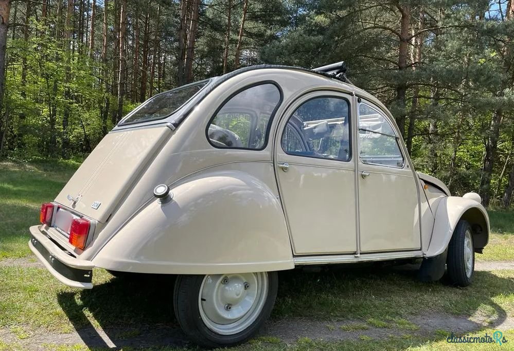 1976' Citroen 2CV 6 Club photo #5
